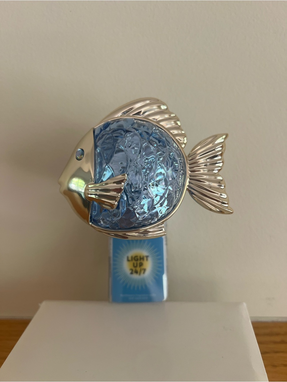 Bath & Body Works FIBER OPTIC FISH NIGHTLIGHT Wallflowers Plug Kidcore NEW - Picture 2 of 4